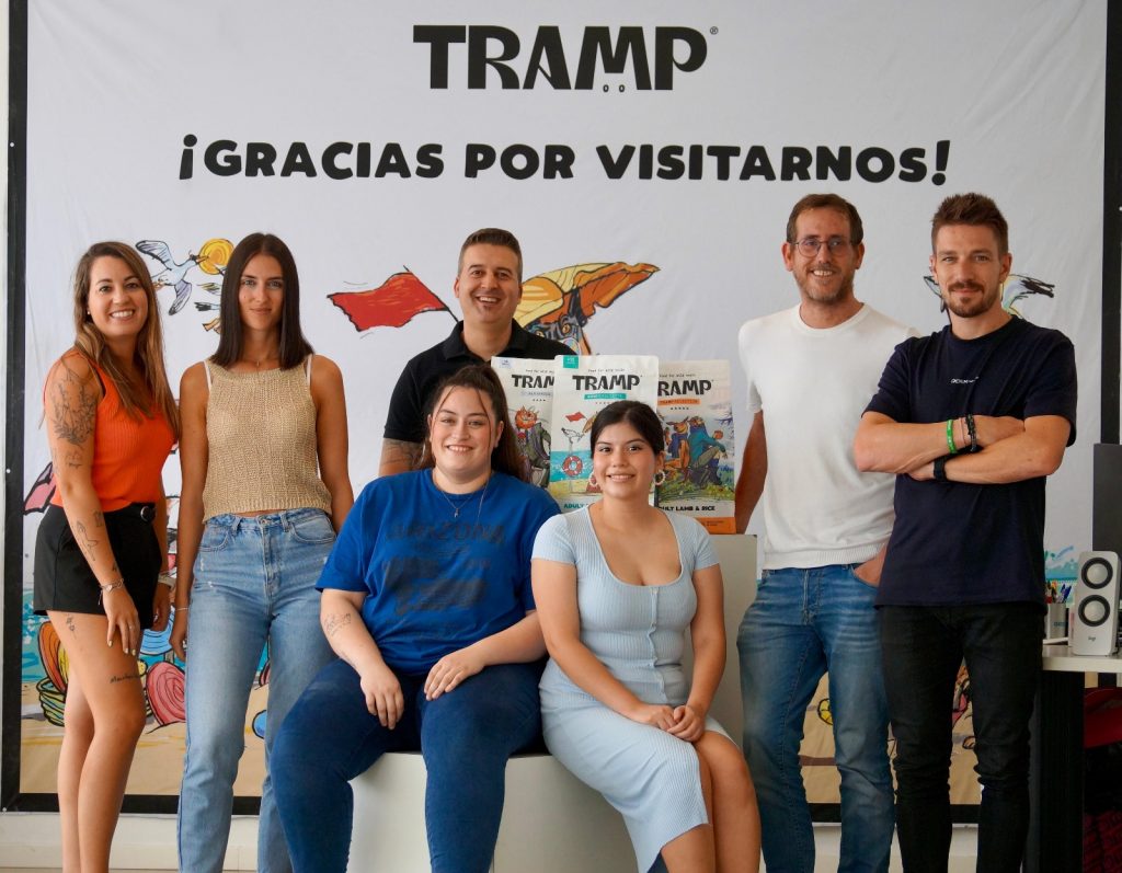 Cómo destacar tu tienda de mascotas frente a la competencia online